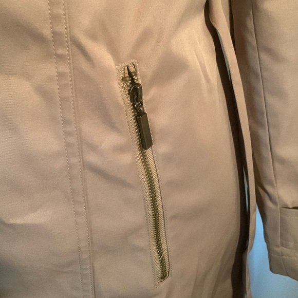 🎉HOST PICK🎉 Roz & Ali Tan Trench Coat - Picture 5 of 7